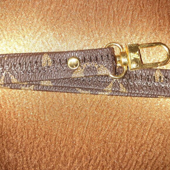 LOUIS VUITTON LV MONOGRAM ZIPPY WALLET - Picture 10 of 10